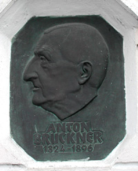 Gedenktafel mit Anton Bruckner-Relief
